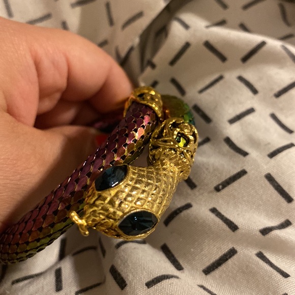 Vintage unsigned metal mesh multi color snake wrap Cleopatra bracelet - Picture 2 of 6